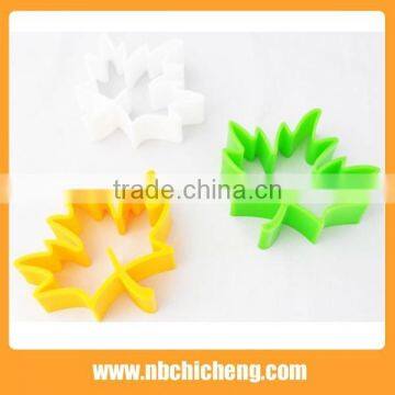 Food Safely Maple Leaf Shape Plastic Cookie Moulds Shaped Cake Mold photo-4