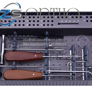 Orthopedic surgical instrument set