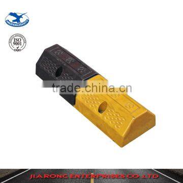 High quality Black & Yellow Recycled rubber wheel stopper PS005