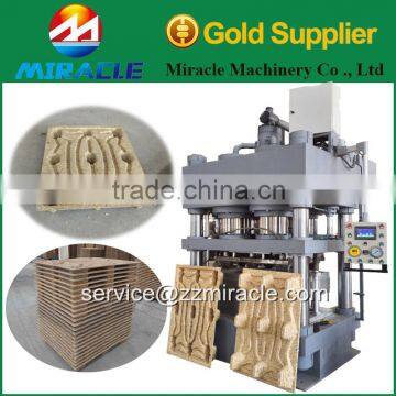 Wood pallet molding hydraulic pressing machine from dried and crushed wood waste