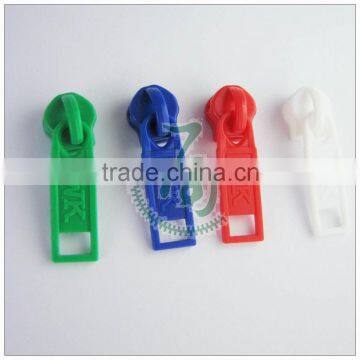 plastic slider for zipper