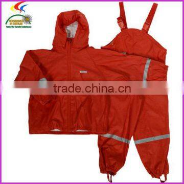 high quality 100% waterproof PU rainsuit