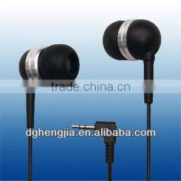 2014 new black in-ear earphones/earbuds for cell phone/laptop/Tablet PC China manufacturer supplier in Dongguan free samples