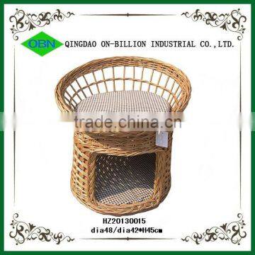 Lovely wicker pet sleeping basket with mats