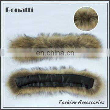 Raccoon fur collar with detachable design