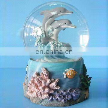 Animal ornamental decoration snowglobe high quality resin dolphin glass snow globe