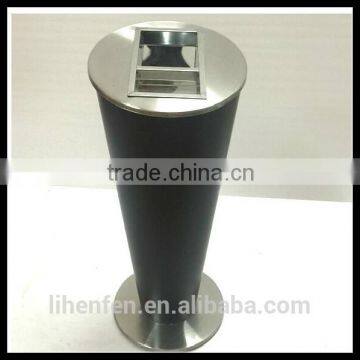 Tanding Structure and Stocked Eco-Friendly Feature Trash Bin photo-2