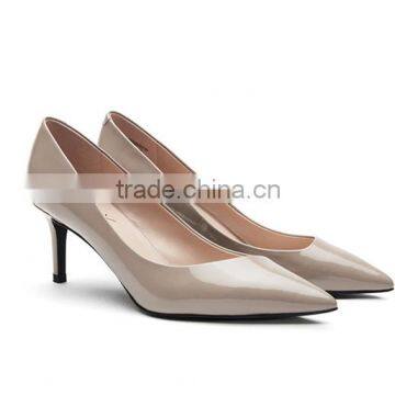 classic style pointed toe high heel shoes for girls.