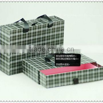 2013 New Product Cardboard Paper Bag in Box with Handle