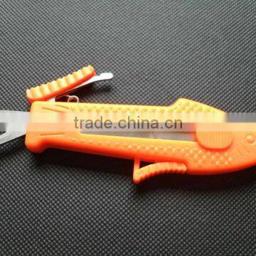 Folding fishing knife