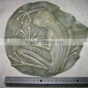 Polyresin resin frog stepping for garden decoration