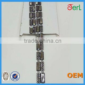 High Quality Single Row Square Shape Fancy Cup Chain Plastic Crystal Rhinestone Trimming photo-5