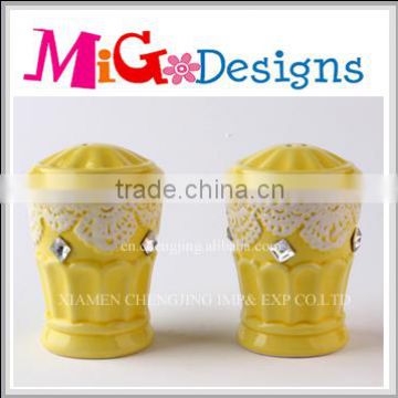 Hot Sale Yellow Dolomite Wedding Favors Salt And Pepper Shakers