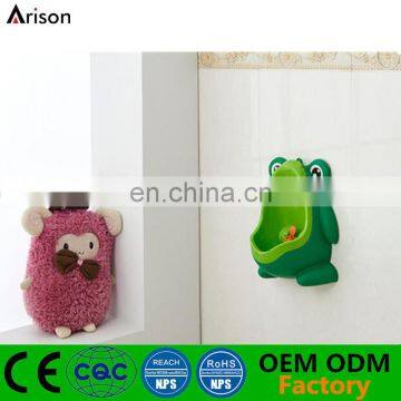 Factory children cute frog potty piss trainer urinal stand vertical toilet with suckers