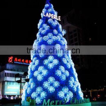 2015 artificial large christmas tree lighted