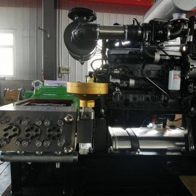 High pressure water jet pump for condenser cleaning