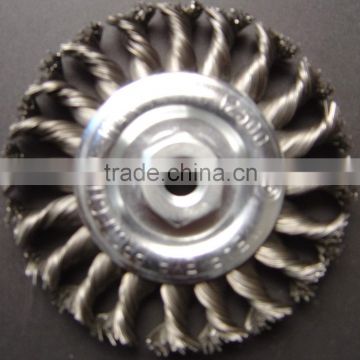 Single section twisted wire wheel brush