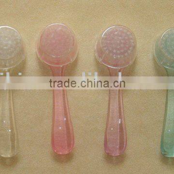 Skin cleaning with cap plastic facial cleansing brush