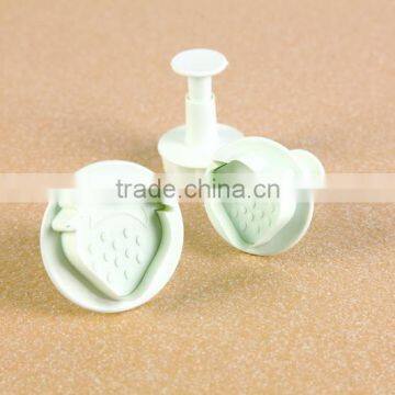 3pcs fondant tools cake decorating strawberry plunger cutter