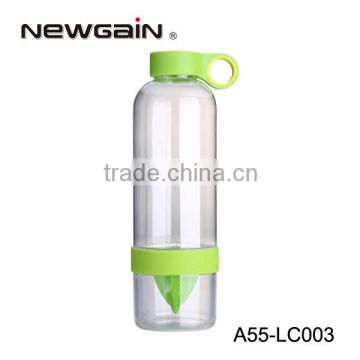 Hot sale,PP+PC juicer bottle.Lemon cup.Juice Citrus Fruit Squeezer Infuser Orange Lemon Lime Press Juicer Bottle Zinger