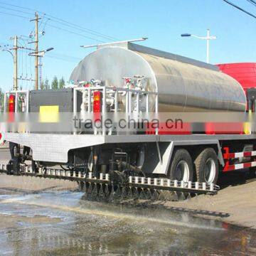SINOTRUK HOWO 14ton Asphalt Pavement Distributor Truck for Sale photo-2