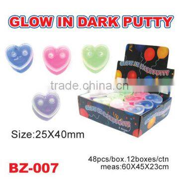 Glow In Dark Heart Shaped Putty Toys