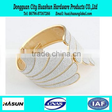 custom fashion design high quality well plating cuff bracelet