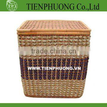 rectangle wicker storage bin with lid/furniter