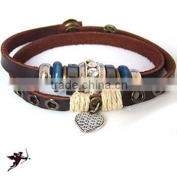 genuine leather bracelet with heart-shaped ornament for female                        
                                                Quality Choice