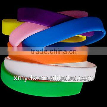 Fashion custom promotional cheap silicon wrist bands