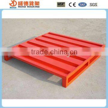 Firm steel structure pallet used in beam rack