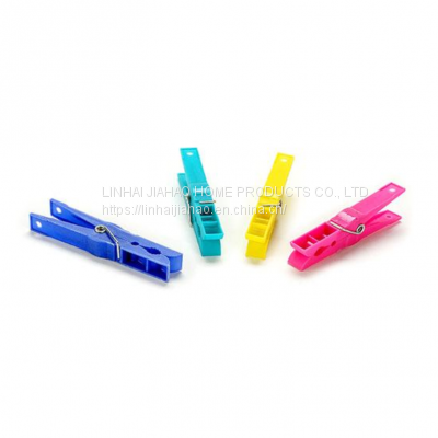 plastic clothes pegs