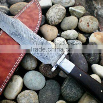 udk h267" custom made Damascus hunting knife / Bowie knife with Walnut wood handle