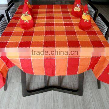 50% Cotton 50% Polyester Tablecloth with 4 emboridery