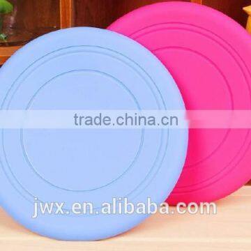 Игры с фрисби, которые можно играть на улице с вашими питомцами