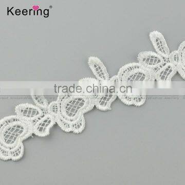 4.5cm polyester white flower lace trimming for women clothes WLCP-053                        
                                                Quality Choice