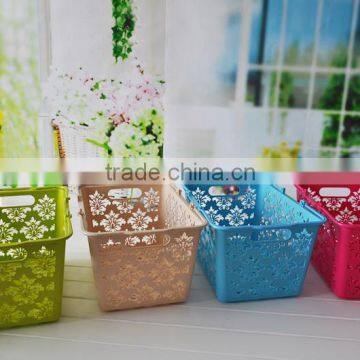 New design for 2016 colorful small plastic baskets handles