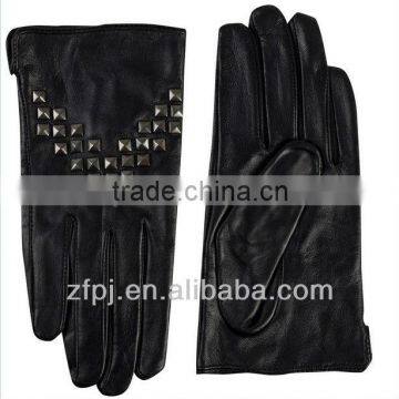 New special styles 100% quality fashion leather rivet gloves