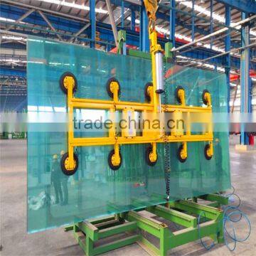Glass lifting equipment