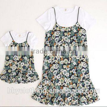 Wholesale Holiday Family Set Flower Printed Mother Daughter Matching Dress in Stock photo-2