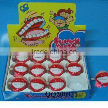 Plastic Wind-up Jumping Lip