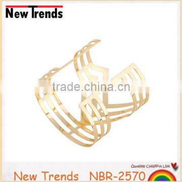 Wholesale Alloy Hollow Wide Bangle Cuff Bracelet for Women