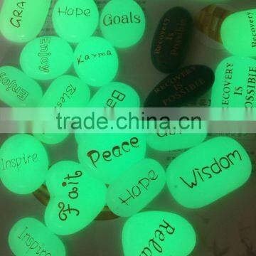 Green luminous decorative polished river pebble stone,green polished pebbles,garden pebbles for sale