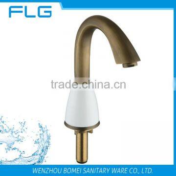 Luxury Double Handle Cold And Hot Water Brass Mixer Antique Basin Bathroom Faucet FLG607 With China