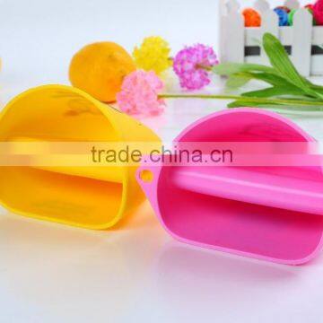 Funny Shaped Insulated Silicone Rubber Glove/Heat Insulating Baking Gloves photo-3