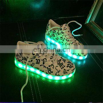 Live show best selling magnetic led light running shoes for adult