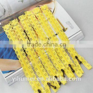 Factory supplier high quality newest customized tape color plastic zipper lace zipper