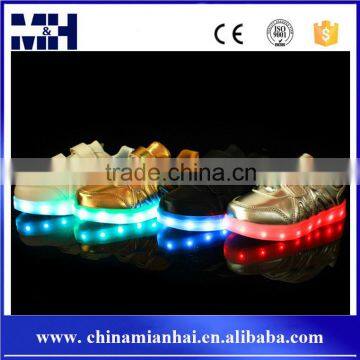 New Look Wholesale 7 Colors Flashing Glowing Casual Kids Light Up Shoes