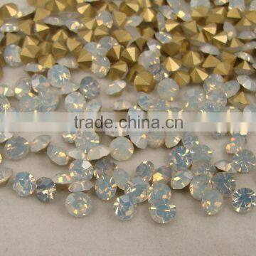 Star Light factory selling big size 8mm white opal color round chaton gemstones for fashion necklaces