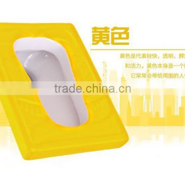 Ceramics squatting wc pan for children in yellow color DP006